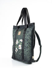 Load image into Gallery viewer, Backpack Evdokia Lilies