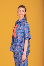 Load image into Gallery viewer, Judy oversize shirt (Blue)
